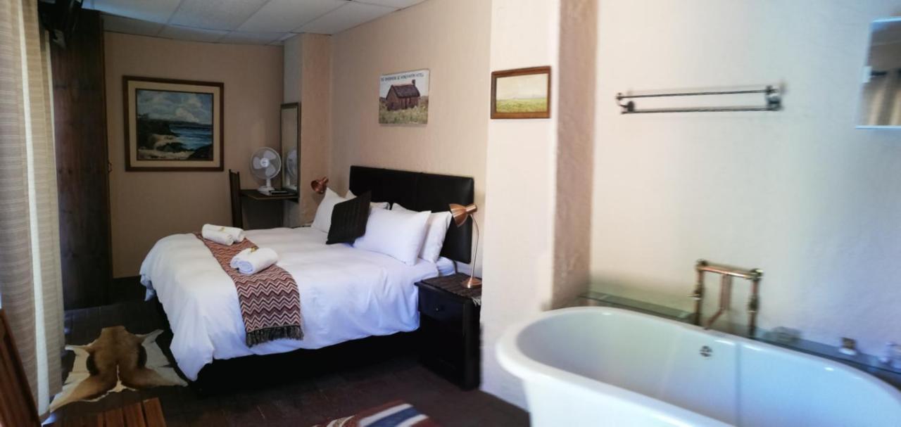 Safari Guesthouse Vryburg エクステリア 写真