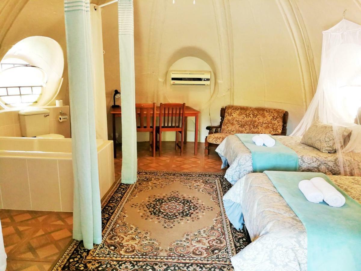 Safari Guesthouse Vryburg エクステリア 写真