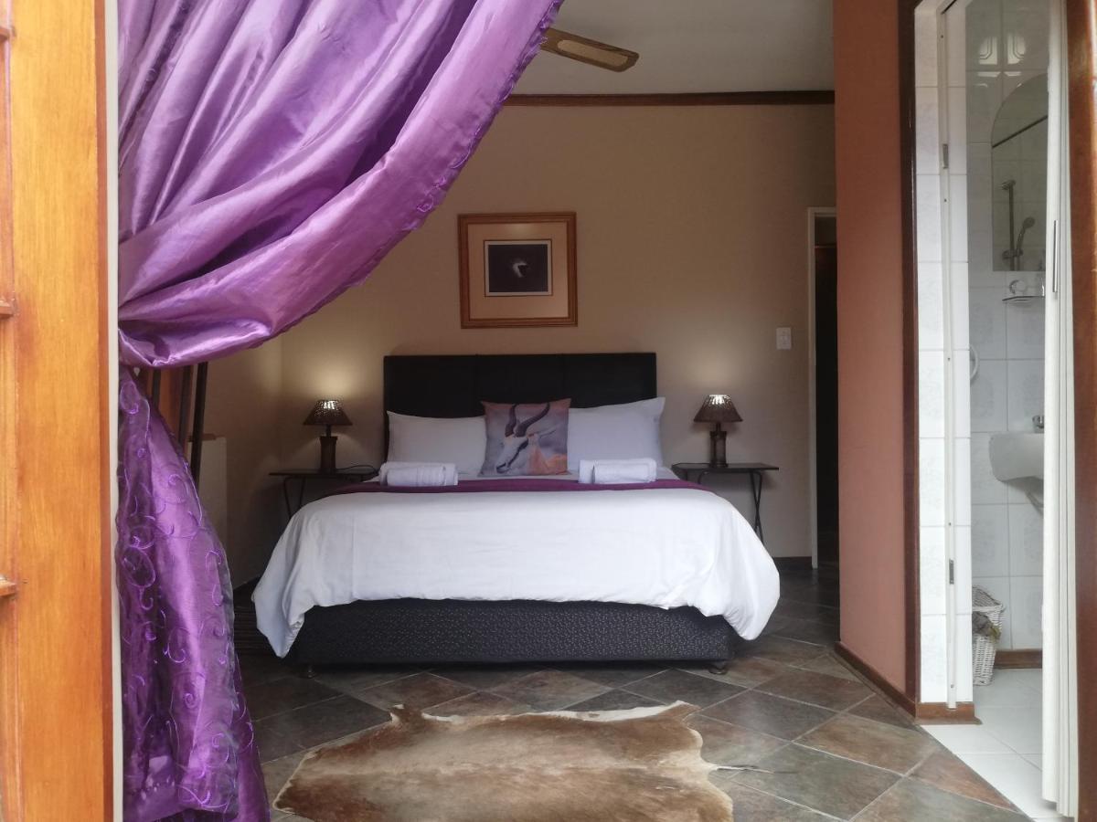Safari Guesthouse Vryburg エクステリア 写真